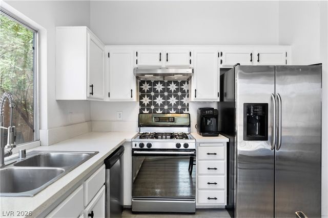 2066 Glistening Sands Drive, Las Vegas, NV 89119