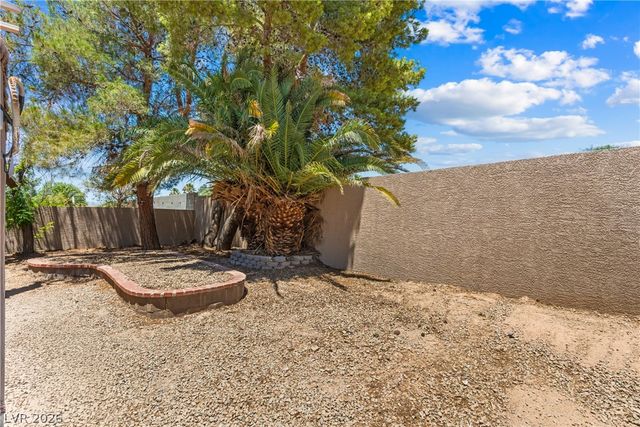2066 Glistening Sands Drive, Las Vegas, NV 89119