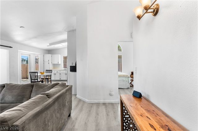 2066 Glistening Sands Drive, Las Vegas, NV 89119