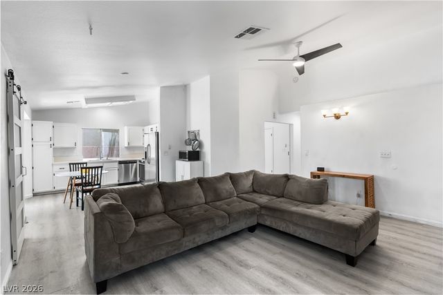 2066 Glistening Sands Drive, Las Vegas, NV 89119