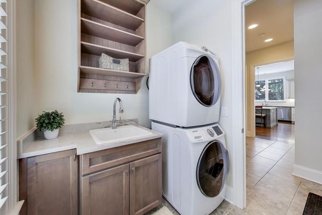 2403 Old Glenview Road, Wilmette, IL 60091