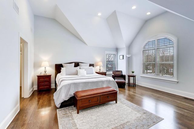 2403 Old Glenview Road, Wilmette, IL 60091