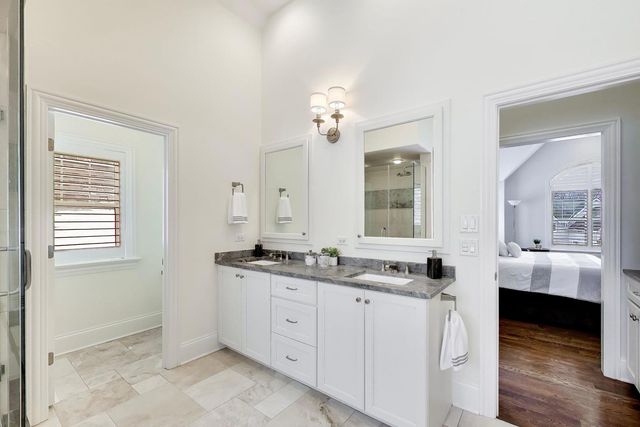 2403 Old Glenview Road, Wilmette, IL 60091