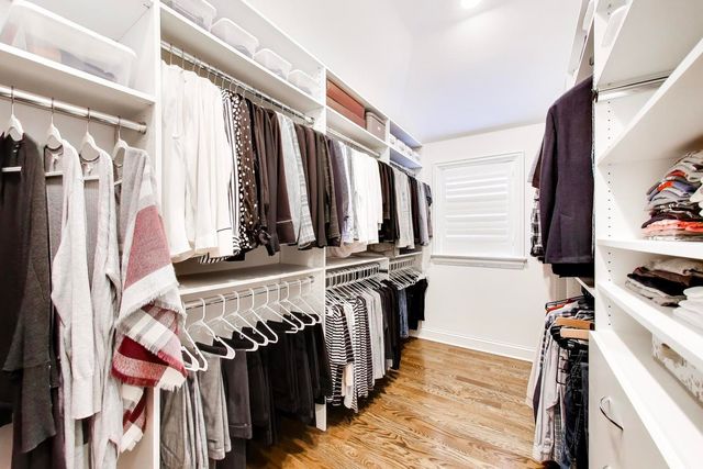 2403 Old Glenview Road, Wilmette, IL 60091