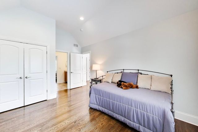 2403 Old Glenview Road, Wilmette, IL 60091