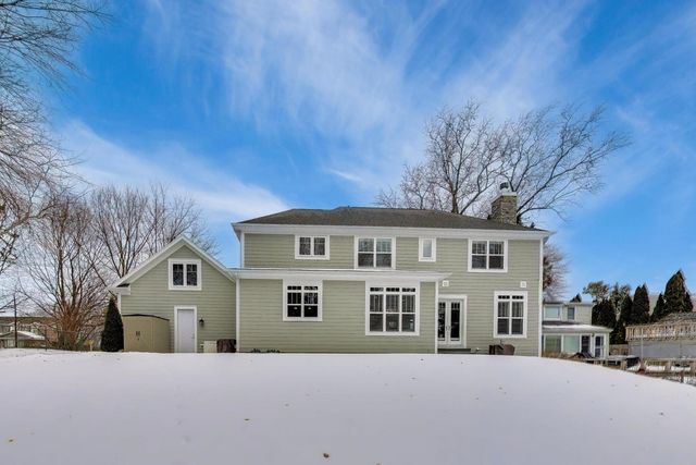 2403 Old Glenview Road, Wilmette, IL 60091