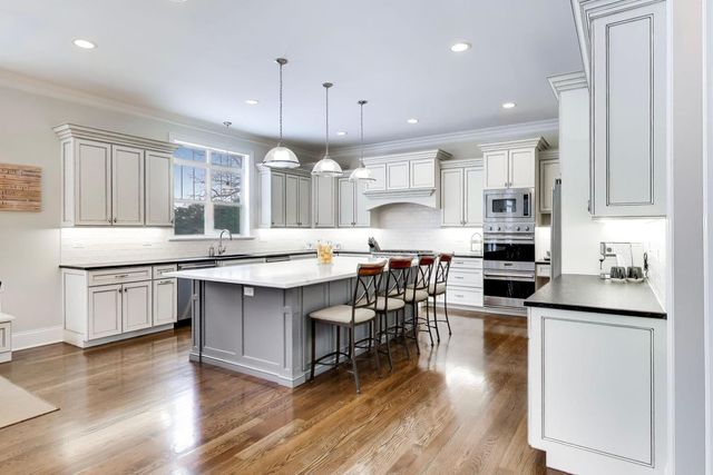 2403 Old Glenview Road, Wilmette, IL 60091