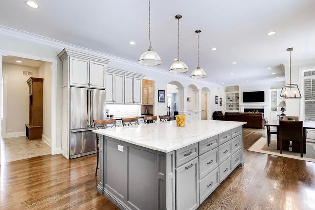 2403 Old Glenview Road, Wilmette, IL 60091