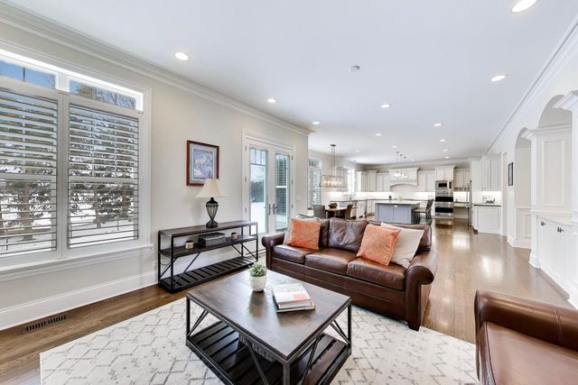 2403 Old Glenview Road, Wilmette, IL 60091