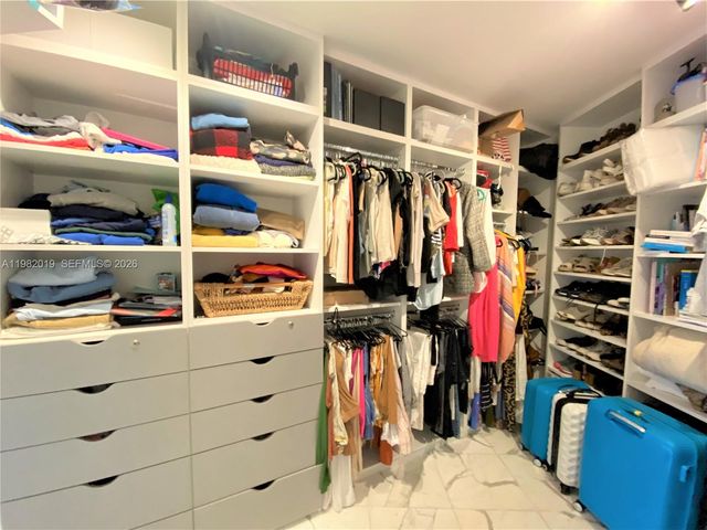 1121 Crandon Blvd F907, Key Biscayne, FL 33149