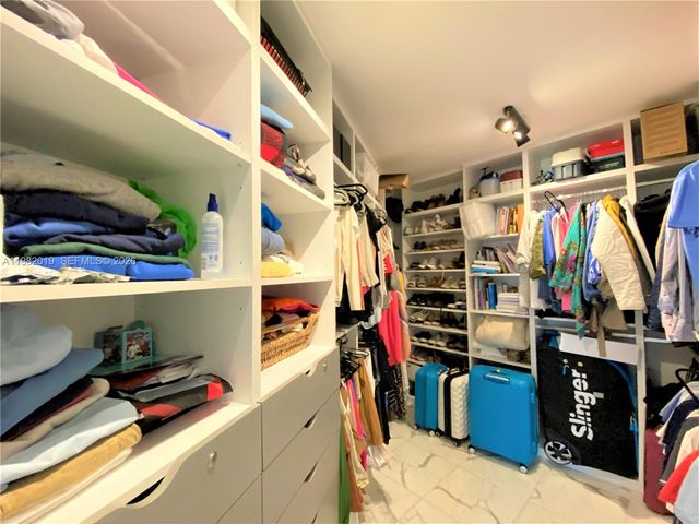 1121 Crandon Blvd F907, Key Biscayne, FL 33149