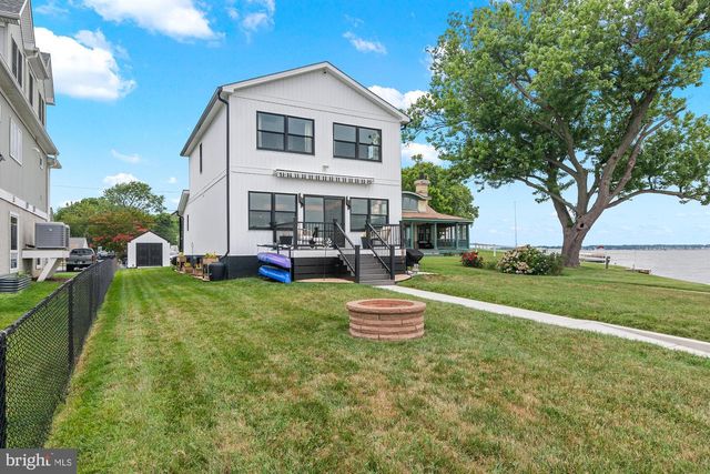 2724 HOLLY BEACH RD, Baltimore, MD 21221