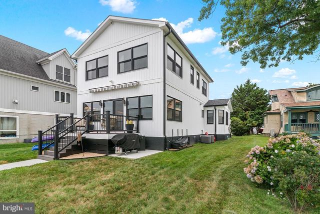 2724 HOLLY BEACH RD, Baltimore, MD 21221