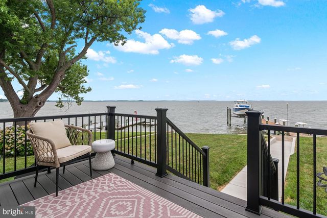 2724 HOLLY BEACH RD, Baltimore, MD 21221