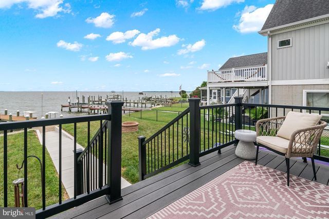 2724 HOLLY BEACH RD, Baltimore, MD 21221
