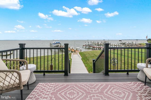 2724 HOLLY BEACH RD, Baltimore, MD 21221