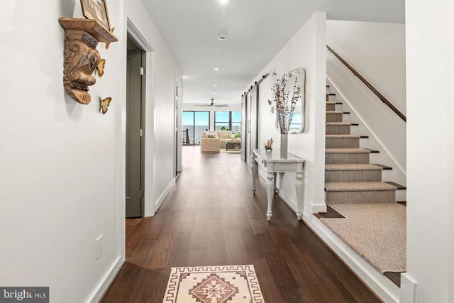 2724 HOLLY BEACH RD, Baltimore, MD 21221