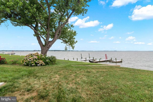 2724 HOLLY BEACH RD, Baltimore, MD 21221