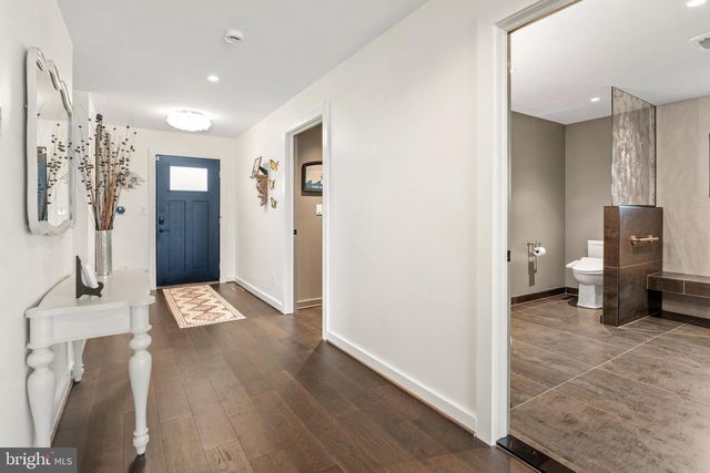 2724 HOLLY BEACH RD, Baltimore, MD 21221