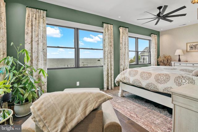 2724 HOLLY BEACH RD, Baltimore, MD 21221
