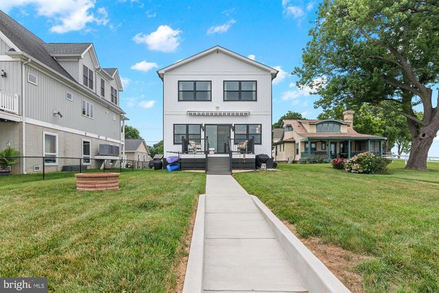 2724 HOLLY BEACH RD, Baltimore, MD 21221