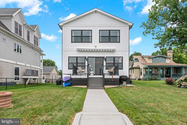 2724 HOLLY BEACH RD, Baltimore, MD 21221