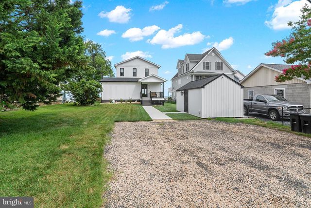 2724 HOLLY BEACH RD, Baltimore, MD 21221