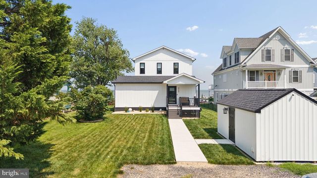 2724 HOLLY BEACH RD, Baltimore, MD 21221