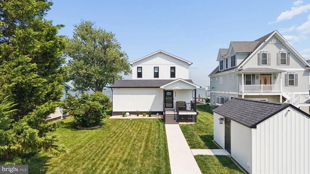 2724 HOLLY BEACH RD, Baltimore, MD 21221