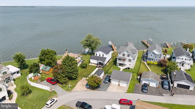 2724 HOLLY BEACH RD, Baltimore, MD 21221