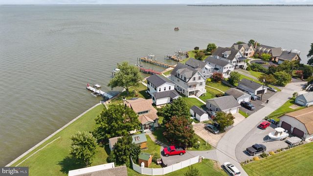 2724 HOLLY BEACH RD, Baltimore, MD 21221