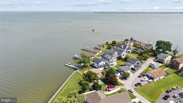 2724 HOLLY BEACH RD, Baltimore, MD 21221