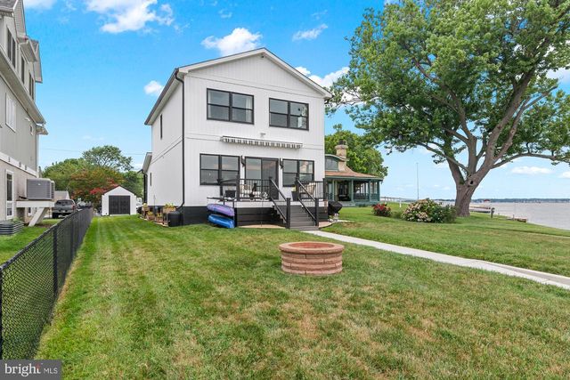 2724 HOLLY BEACH RD, Baltimore, MD 21221