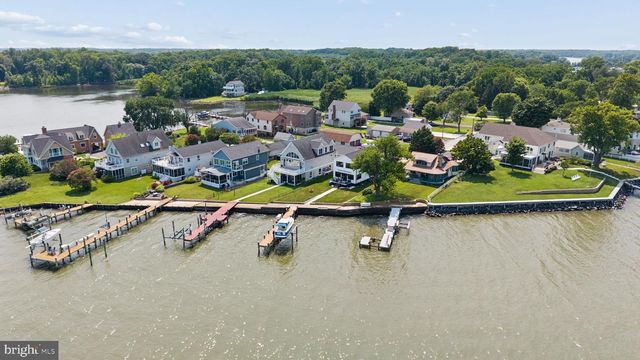 2724 HOLLY BEACH RD, Baltimore, MD 21221