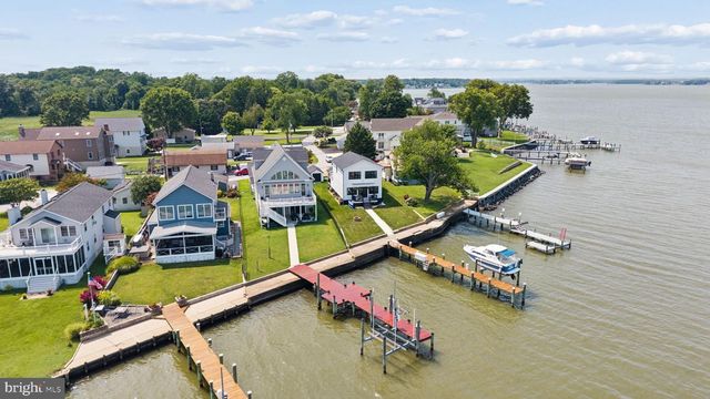 2724 HOLLY BEACH RD, Baltimore, MD 21221