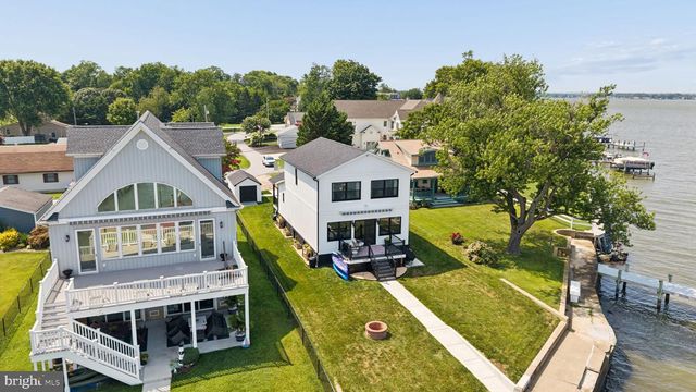 2724 HOLLY BEACH RD, Baltimore, MD 21221