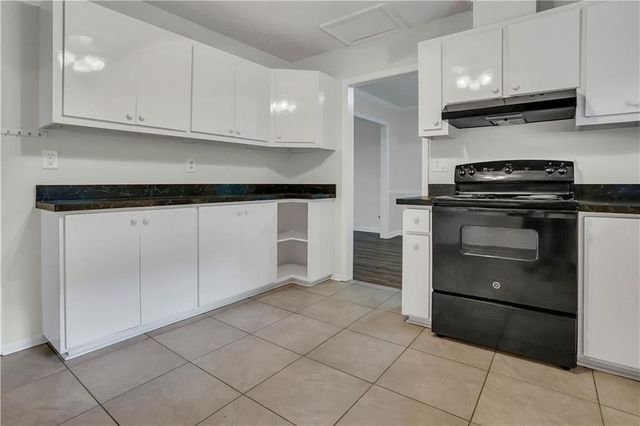 4960 Cold Springs Drive NW, Lilburn, GA 30047