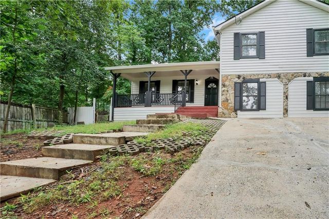 4960 Cold Springs Drive NW, Lilburn, GA 30047
