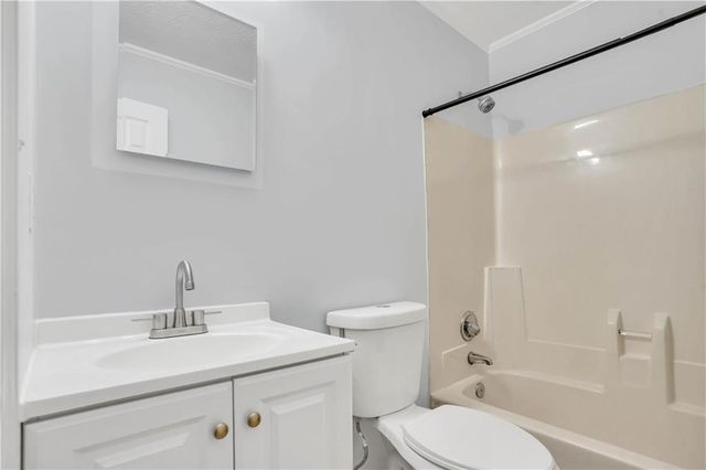 4960 Cold Springs Drive NW, Lilburn, GA 30047