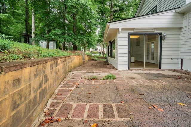 4960 Cold Springs Drive NW, Lilburn, GA 30047