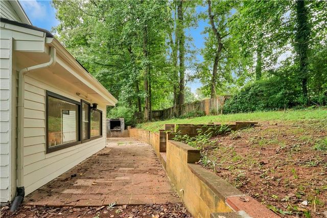 4960 Cold Springs Drive NW, Lilburn, GA 30047