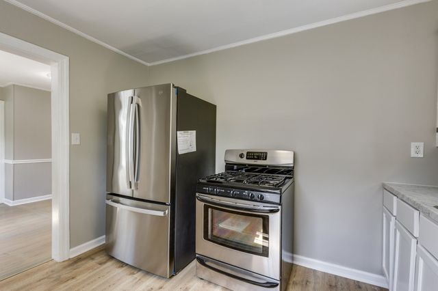 404 Green Acres Dr, Columbia, TN 38401
