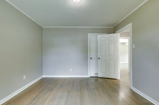 404 Green Acres Dr, Columbia, TN 38401