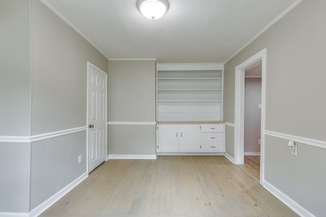 404 Green Acres Dr, Columbia, TN 38401