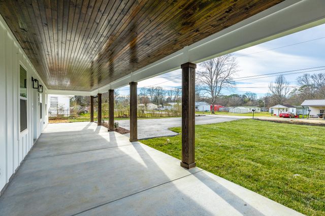 422 Linda Lane, Rossville, GA 30741