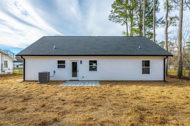 422 Linda Lane, Rossville, GA 30741