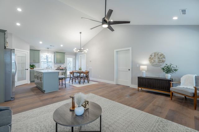 422 Linda Lane, Rossville, GA 30741