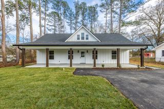 422 Linda Lane, Rossville, GA 30741