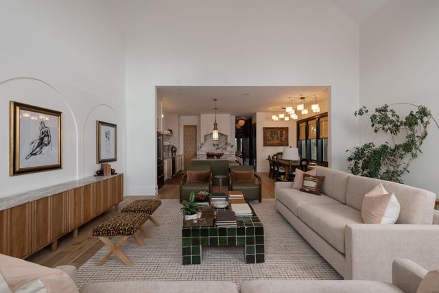 927 Curdwood Blvd, Nashville, TN 37216