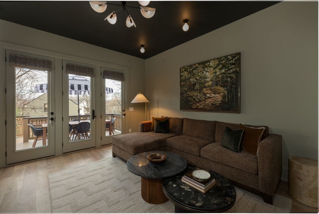 927 Curdwood Blvd, Nashville, TN 37216